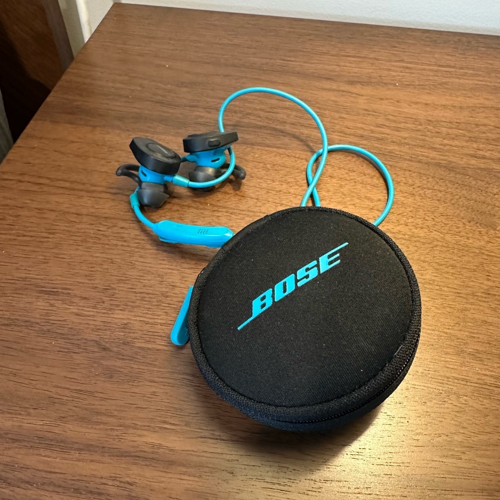 Bose SoundSport Wireless Bluetooth In Ear Headphones Earbuds - Aqua Blue